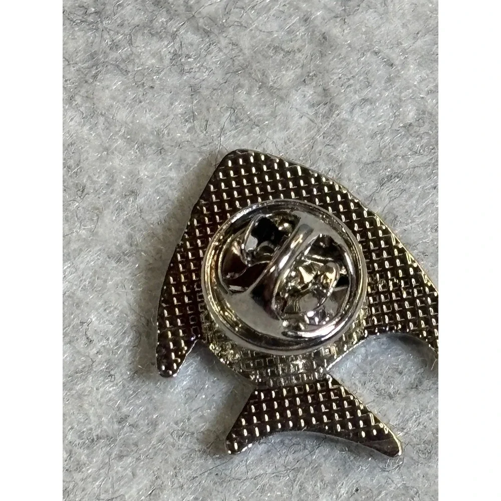 #68. Blue-and-white Striped Fish Pin